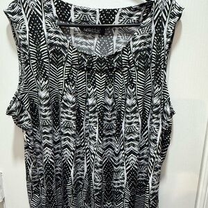 Kasper Black and White Geometric Tank Top